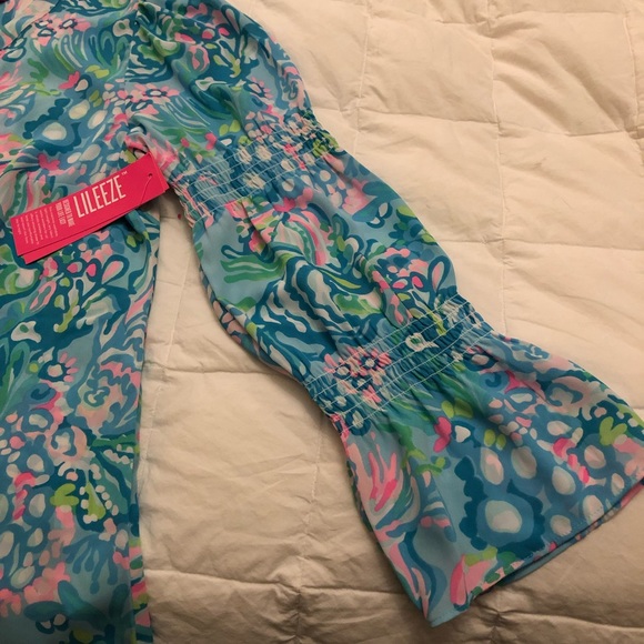 ๐๐ธ Lilly Pulitzer NWT Blouse Sz Med ๐ธ๐ - Picture 5 of 10